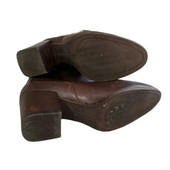 Tommy Hilfiger Dita Brown Leather Block Heel Bootie Ankle Boot Size 8.5 Gold Zip - Picture 6 of 10